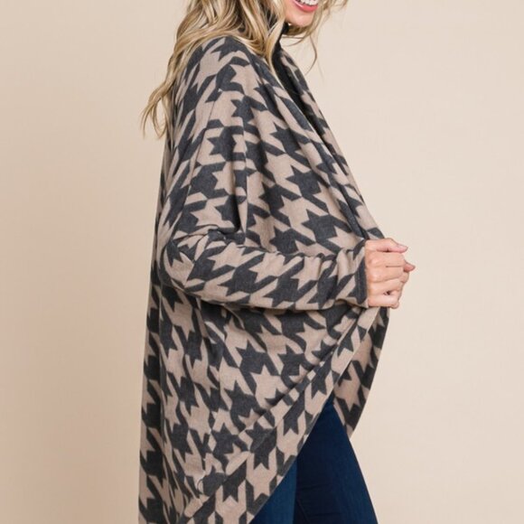 Houndstooth Open Front Cocoon Knit Cardigan - Chic & Cozy Layering Piece - Picture 3 of 6